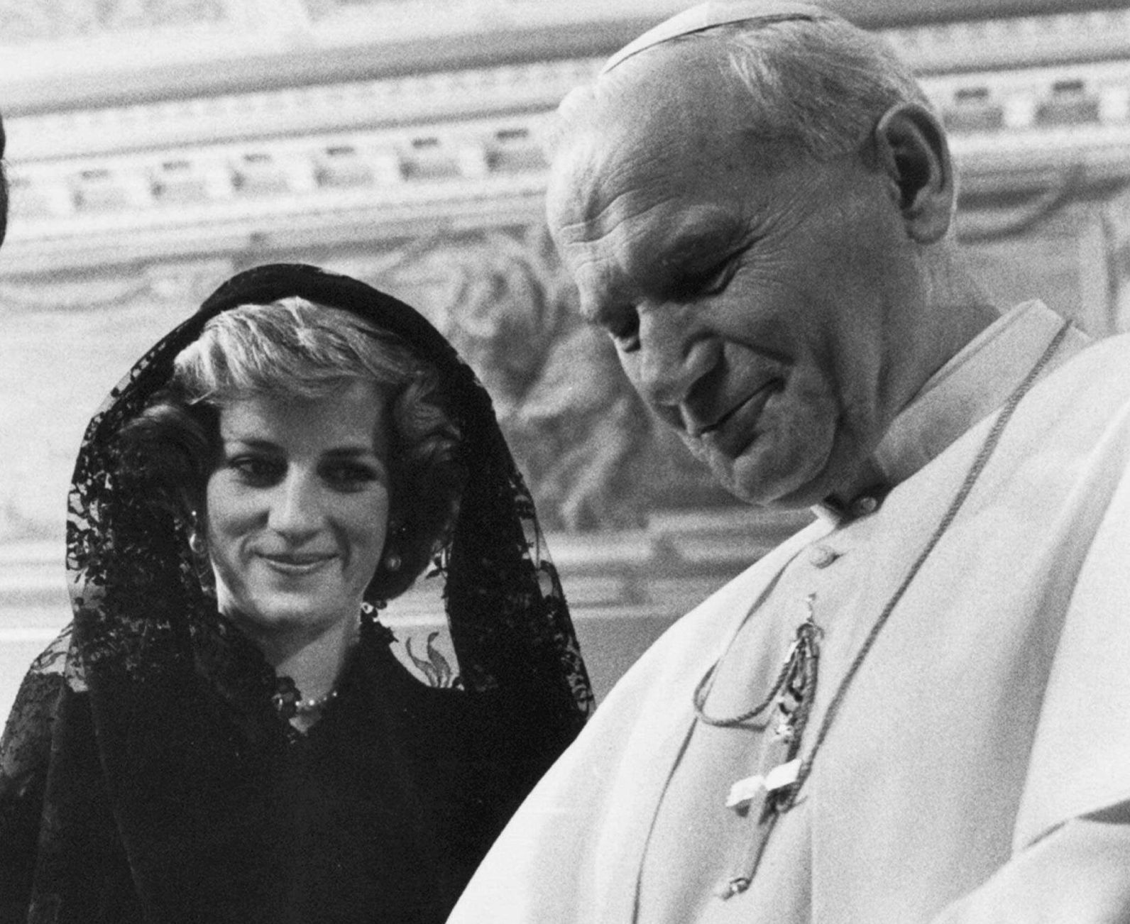 1985: Pope John Paul II and Princess Diana